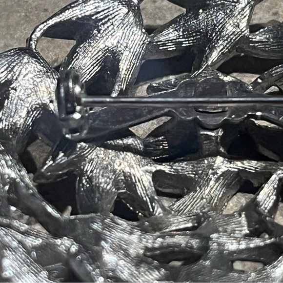 VINTAGE Faux, Costume, Estate, Sliver Brooch - Picture 8 of 8